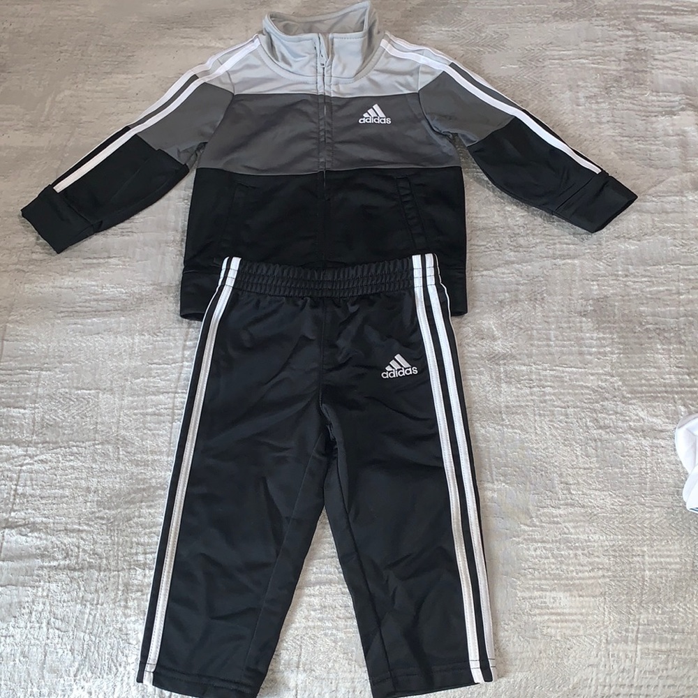 CLASSIC JACKET AND JOGGERS SET